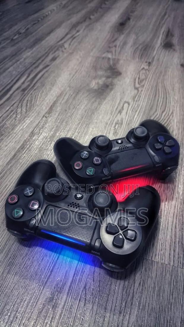 Ps4 Original Controllers · Photo 1