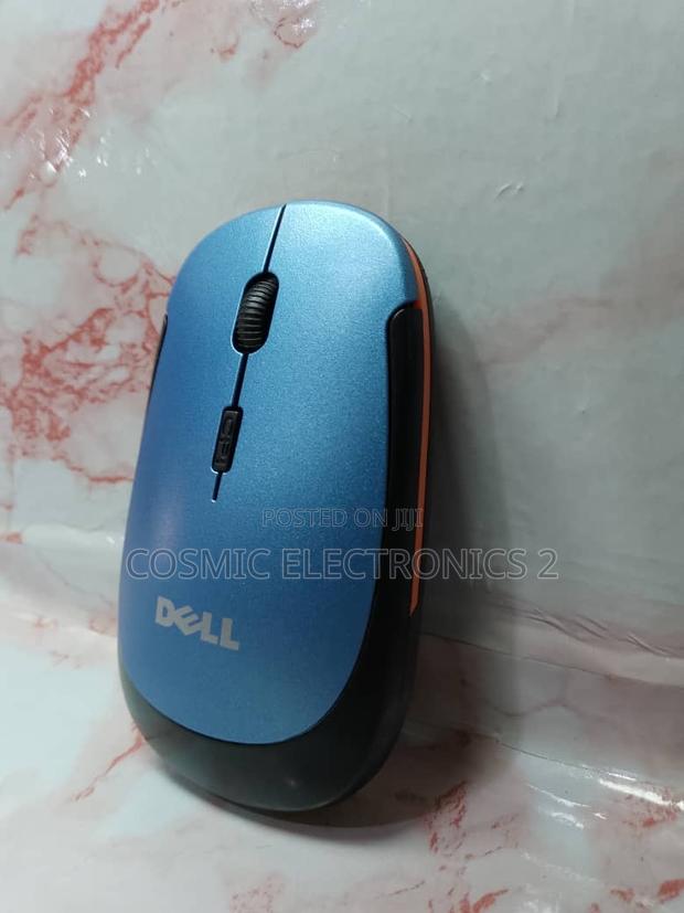 The Dell Wireless Mouse. · Photo 4