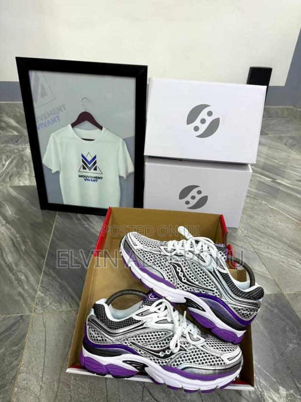Saucony Progrid Sneakers Comes In Different Colours, Swipe > · Photo 8