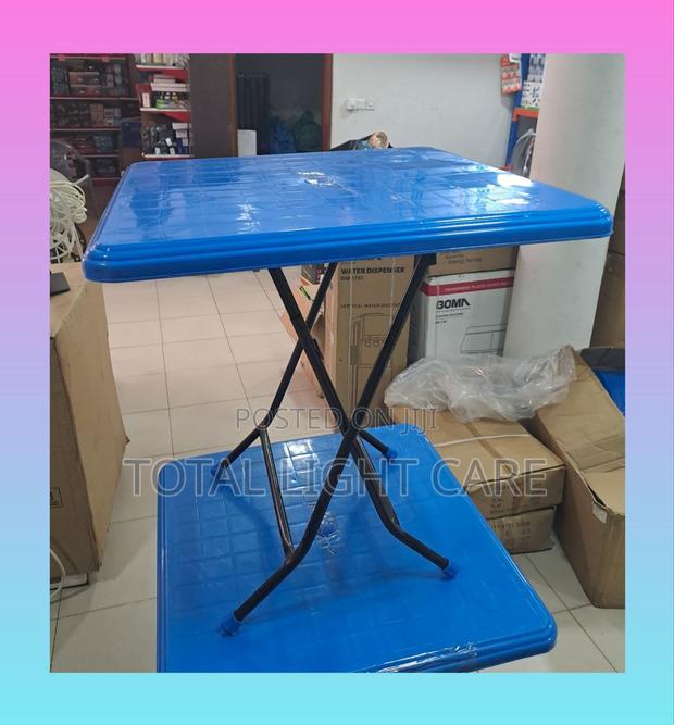 Foldable Plastic Metal Leg Table · Photo 1