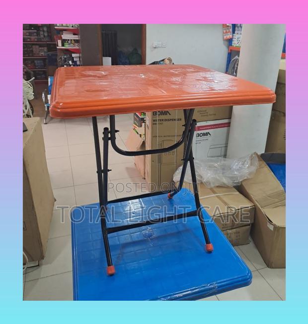 Foldable Plastic Metal Leg Table · Photo 2