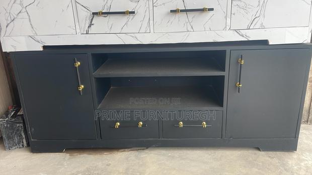 Morden Tv Unit · Photo 2