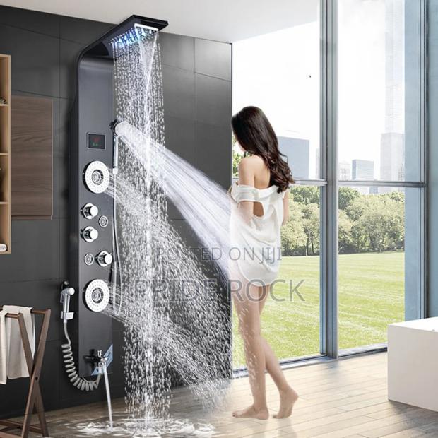 Shower Led With Led Light and Thermostat · Photo 2