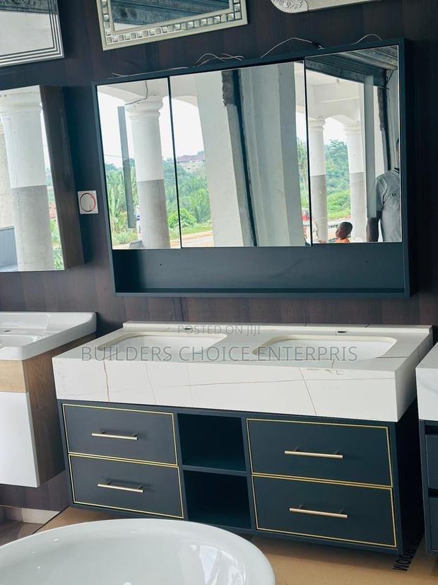 Double Cabinet Basin With Mirror Led Mirror · Photo 1