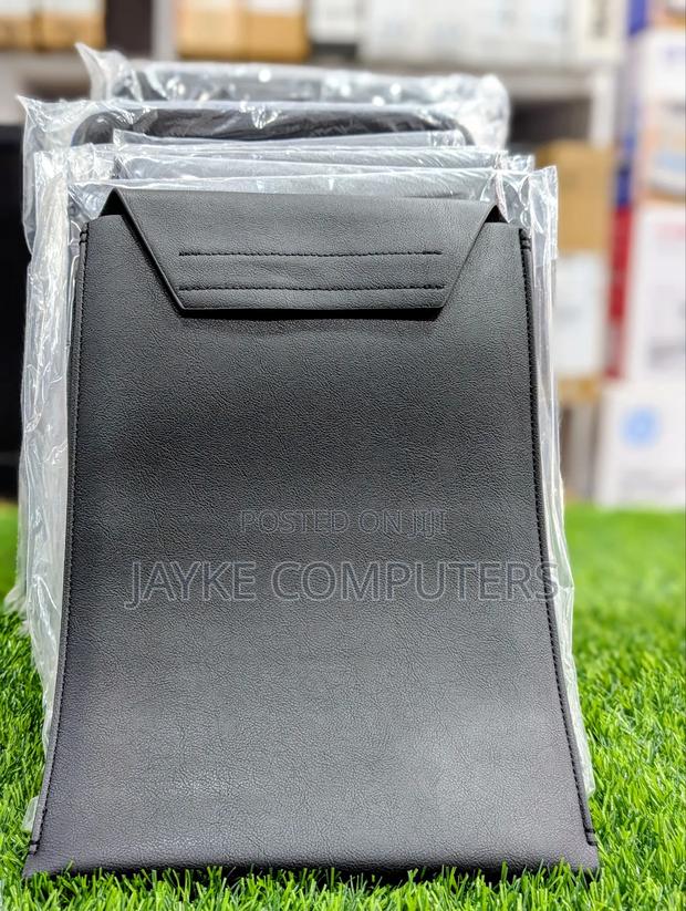 Hp 13.3-inch Laptop Sleeve Bag · Photo 1