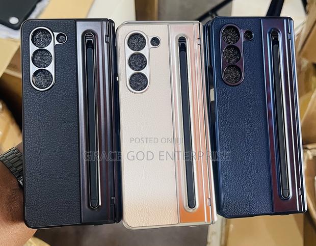 Original Samsung Galaxy Fold 5 Case With Glass Protector · Photo 2