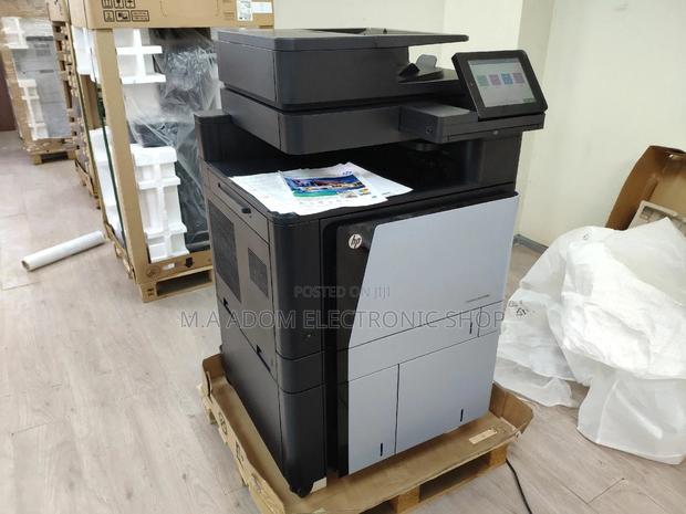 Color Laserjet Enterprise Flow MFP M880z · Photo 1