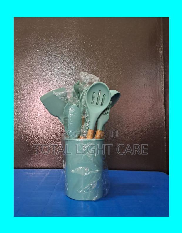 Silicone Kitchen Utensils Ladle Set · Photo 1