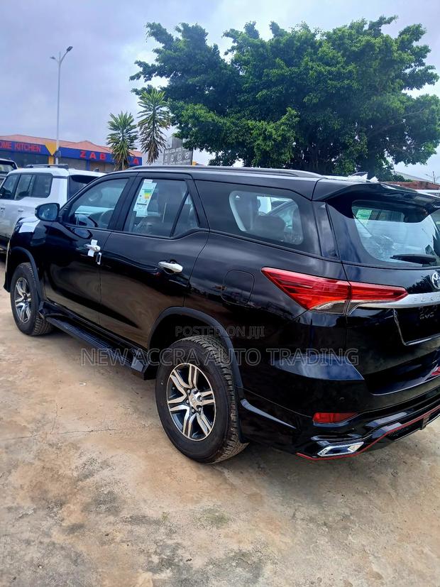 New Toyota Fortuner 2025 Black · Photo 1