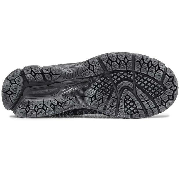 New Balance 2002r Protection Shoes · Photo 4
