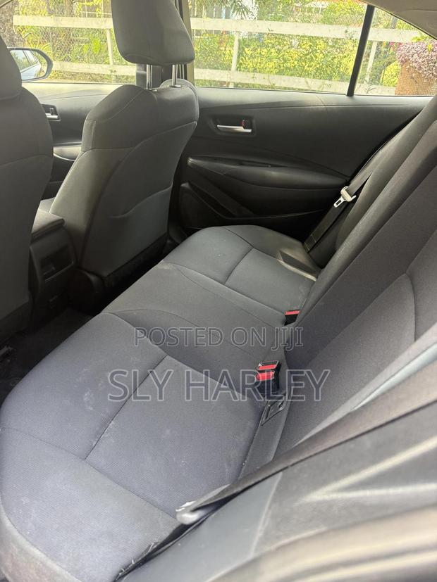 Toyota Corolla LE 2021 Blue · Photo 5