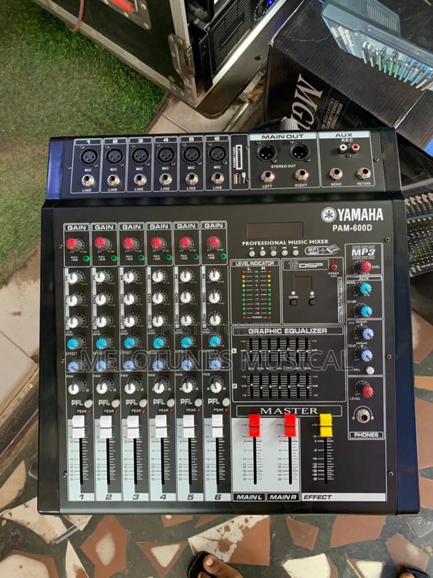 Yamaha Pam-600d 6-Channel Professional Music Mixer. · Photo 1
