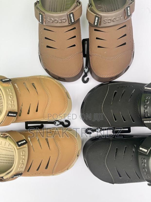 Original Crocs Top Leather · Photo 4