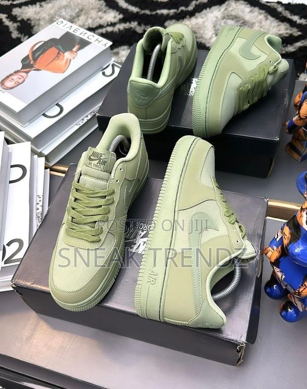 Original Nike Air Force 1 Lite Green · Photo 2
