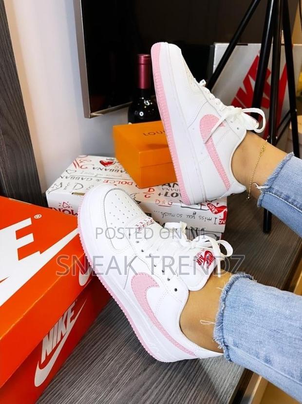 Nike Air Force 1 Pink Love · Photo 3