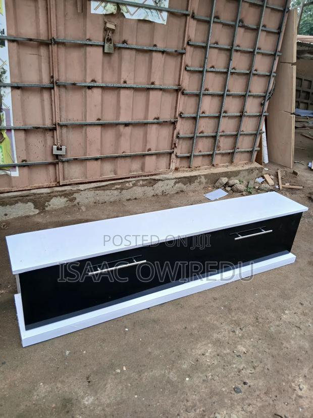 Television Console · Photo 1