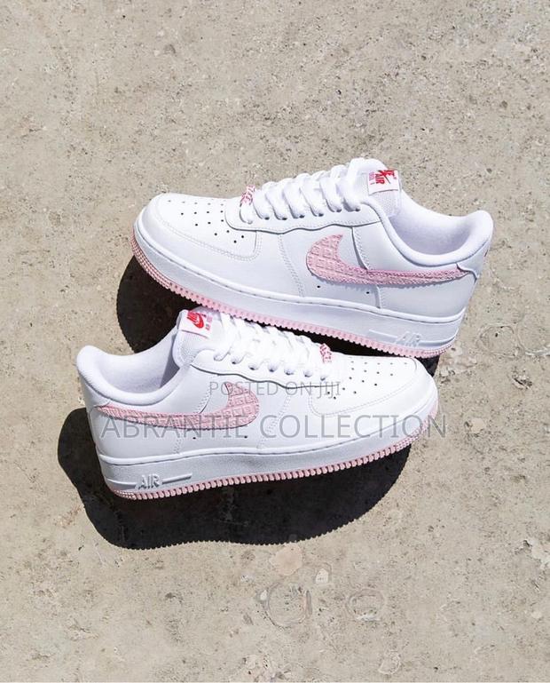 Nike Air Force 1 Low Valentine Day Available · Photo 1