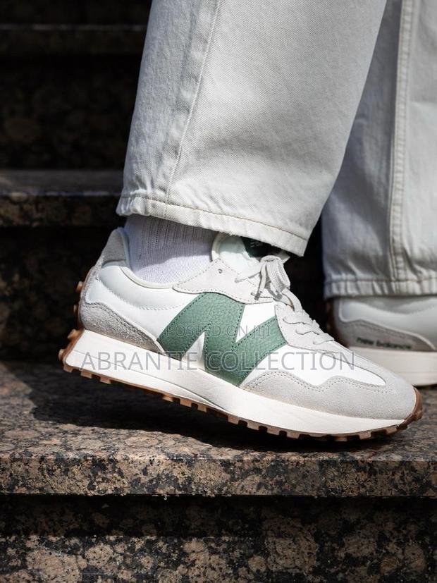 Authentic New Balance Unisex 327 Available · Photo 2