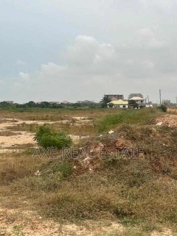 Huge Rush on Genuine Half Plot at Prampram Beach Lane · Photo 1