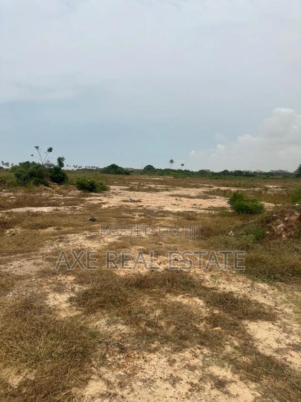 Mad Rush on Plots at Ningo Prampram · Photo 2