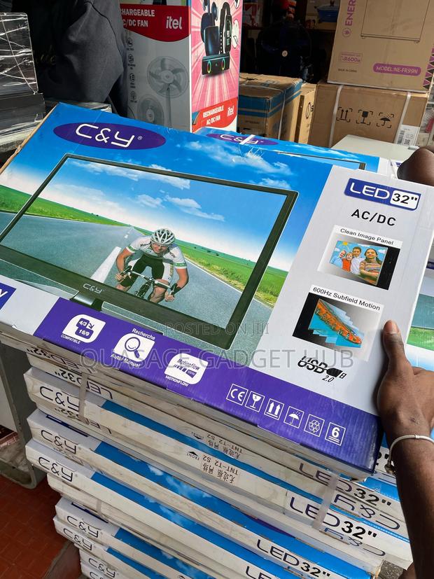 C Y 32” Hd Digital Satellite Television · Photo 2