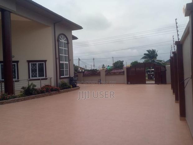 5bdrm House in Ashomang Estate for sale · Photo 3