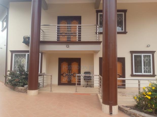 5bdrm House in Ashomang Estate for sale · Photo 4