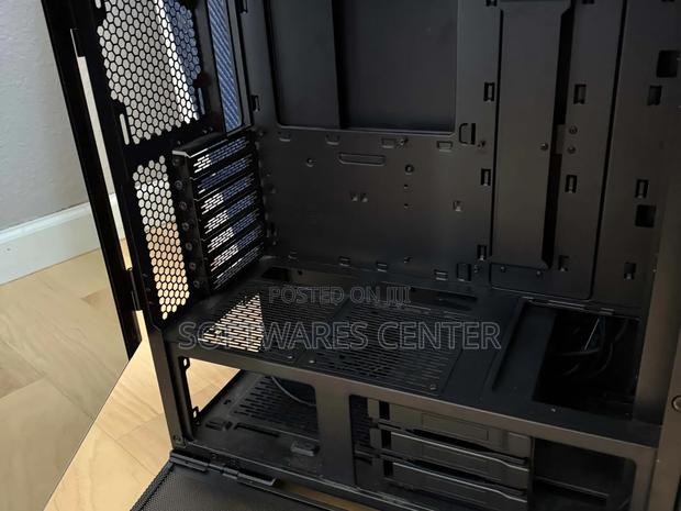 Lancool Ii Chassis In Box (2 Months Used) · Photo 2