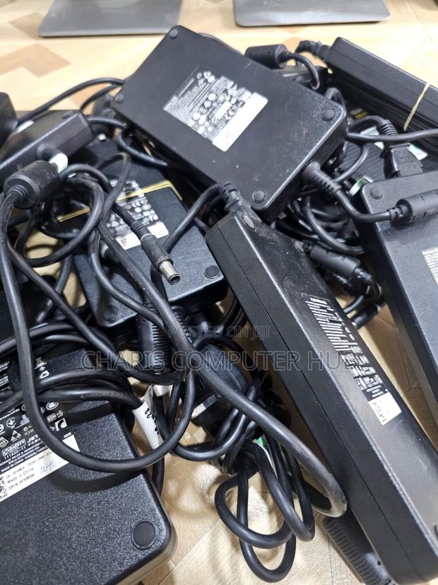 Original 240 Watts Home Used Dell Big Pin Charger · Photo 1