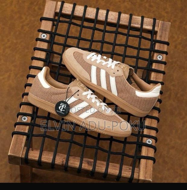 Adidas Low Handball Sneaker · Photo 1