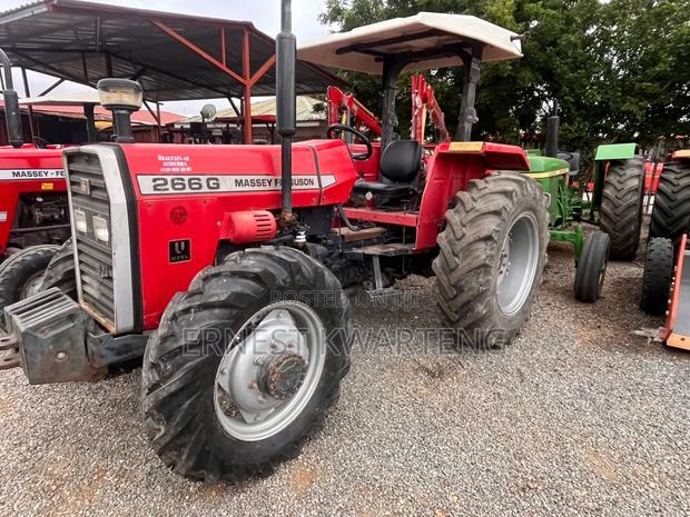 Massey Ferguson Tractor · Photo 6