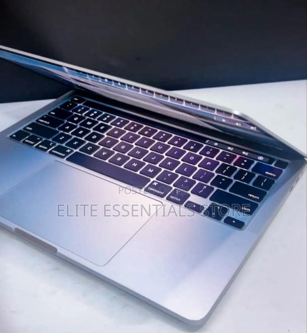 Laptop Apple MacBook Pro 2020 32GB Intel Core I7 SSD 512GB · Photo 3