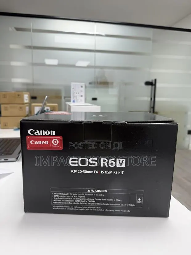 Canon Eos R6 v Mirrorless Camera With 20-50mm F/4 Lens · Photo 1