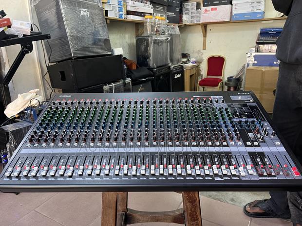Yamaha Mgp32x Mixer · Photo 3