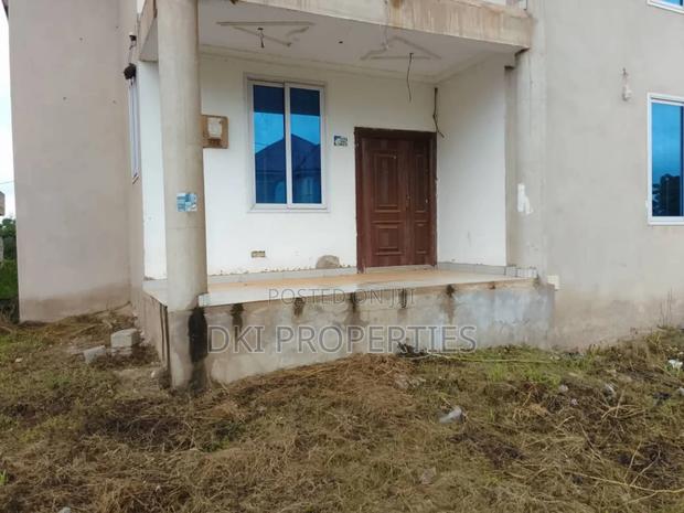 4bdrm House in Dki Properties, Malejor for sale · Photo 4
