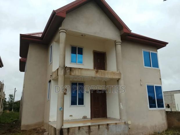 4bdrm House in Dki Properties, Malejor for sale · Photo 8