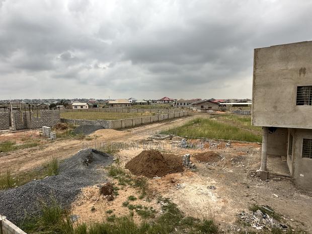 Tema Community 25 - Your Dream Home, Deserves a Dream Location