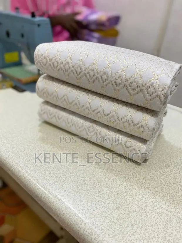 White Bonwire Kente Available in 6 Yards · Photo 1