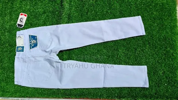 Men's White And Affordable Jeans · Photo 1