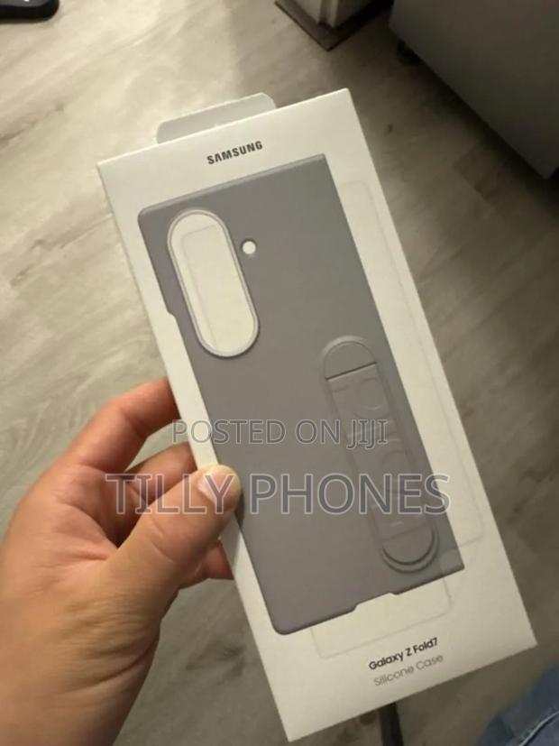 Galaxy Z Fold7 Silicone Case · Photo 1