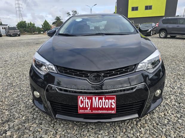 Toyota Corolla S 4dr Sedan (1.8L 4cyl CVT) 2016 Black · Photo 1