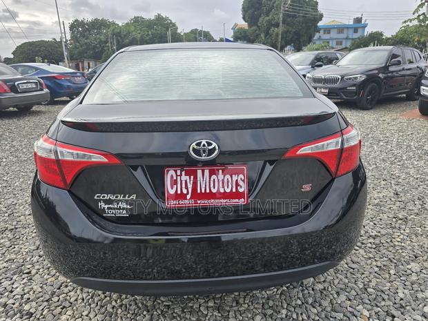 Toyota Corolla S 4dr Sedan (1.8L 4cyl CVT) 2016 Black · Photo 5