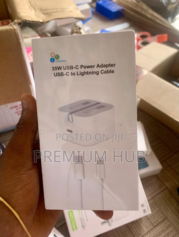 Apple Type-C Charger · Photo 1