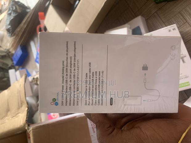 Apple Type-C Charger · Photo 2