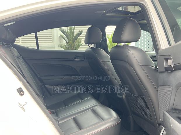 Hyundai Elantra Sport 2018 White · Photo 4