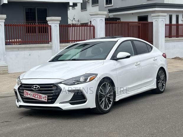 Hyundai Elantra Sport 2018 White · Photo 7