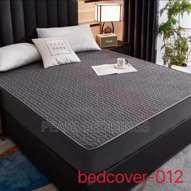 Premium Quality Waterproof 1 Mattress Protector With It 2 Pillowcases · Photo 5