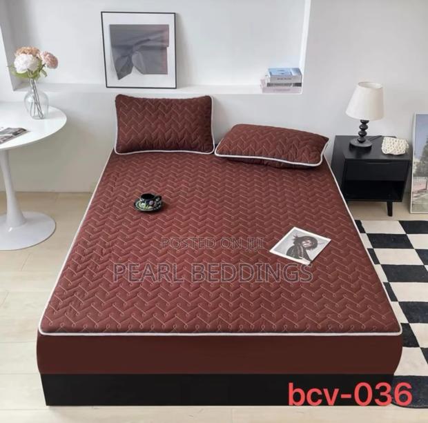 Premium Quality Waterproof 1 Mattress Protector With It 2 Pillowcases · Photo 1