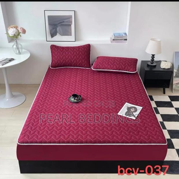 Premium Quality Waterproof 1 Mattress Protector With It 2 Pillowcases · Photo 4