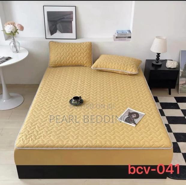 Premium Quality Waterproof 1 Mattress Protector With It 2 Pillowcases · Photo 3
